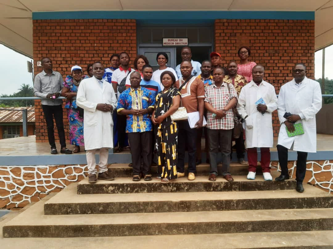 Participation active des populations locales : ici acteurs du centenaire de l'hôpital de Kangu en réunion préparatoire — octobre 2023